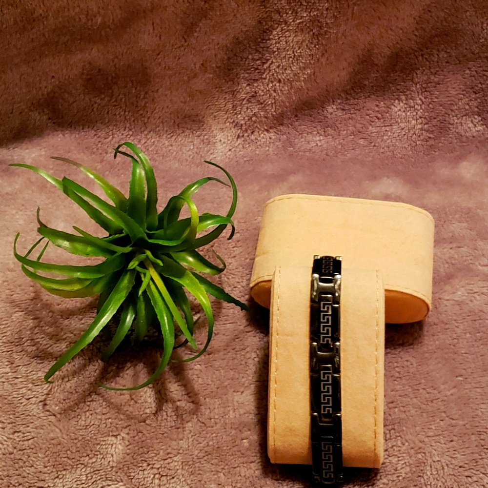 MENS BLACK AND GOLD CERAMIC &TUNGSTEN BRACELET